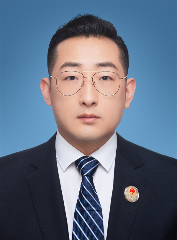 劉健（公證員助理）